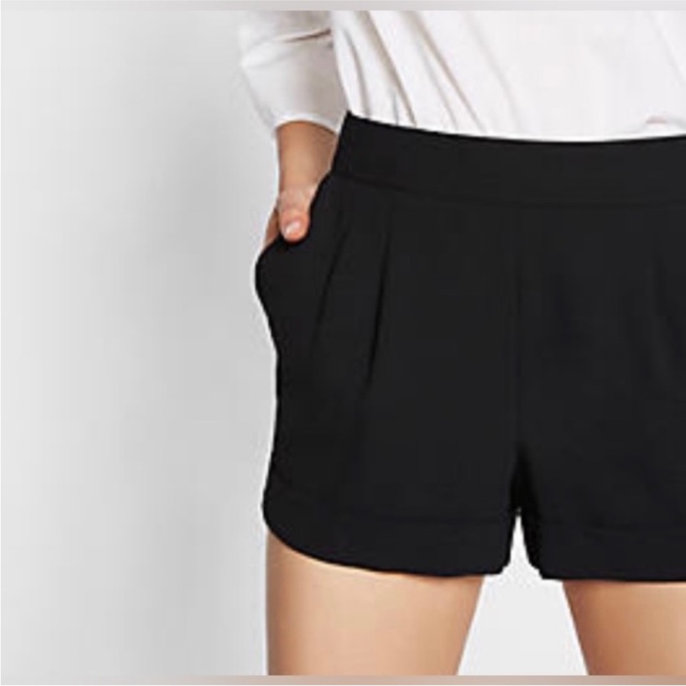 Express Design Studio Editor Pleated Shorts Size 2 - image 1
